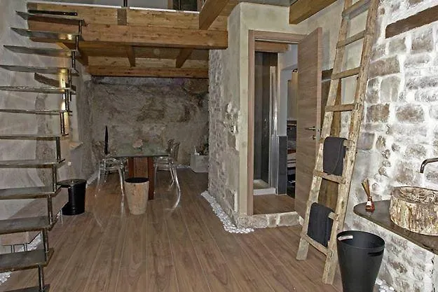 Πανσιόν La Loggia Di Federico 4*